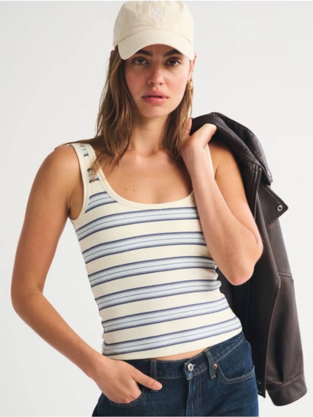 NWT Abercrombie & Fitch Bra Free ribbed scoop neck tank. Size Medium
